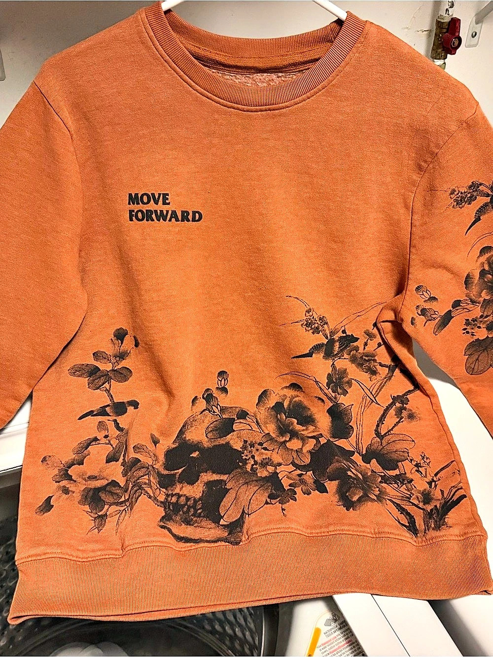 Skull and Floral Crewneck Sweatshirt Size Small women’s clothing